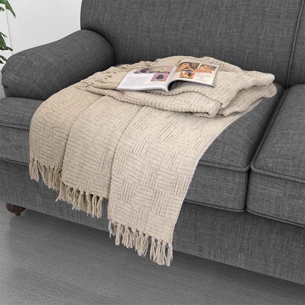 Kathy Ireland Oversized Chenille Fringed Basket Throw: Vintage / Chenile / 50” X 70”