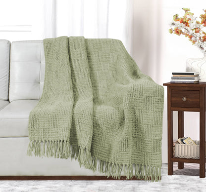 Kathy Ireland Oversized Chenille Fringed Basket Throw: Vintage / Chenile / 50” X 70”