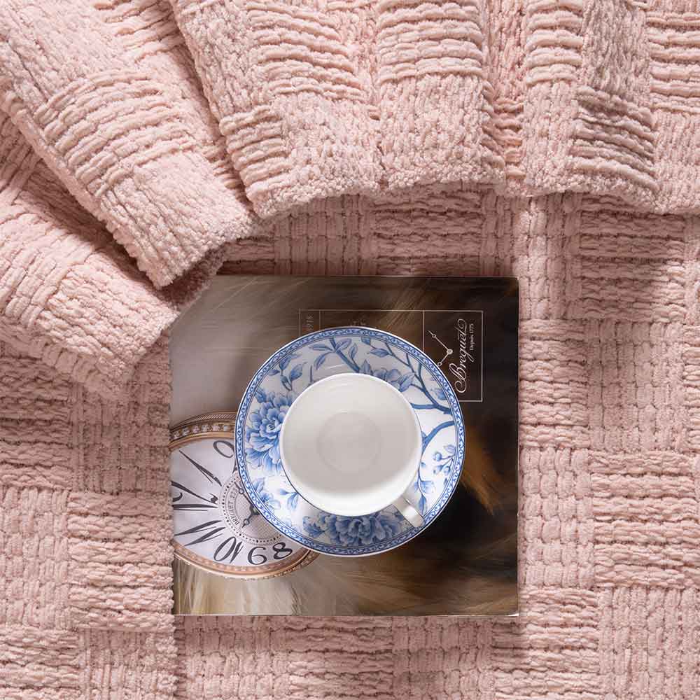 Kathy Ireland Oversized Chenille Fringed Basket Throw: Blush / Chenile / 50” X 70”