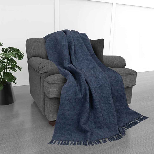 Kathy Ireland Oversized Chenille Fringed Basket Throw: Vintage / Chenile / 50” X 70”