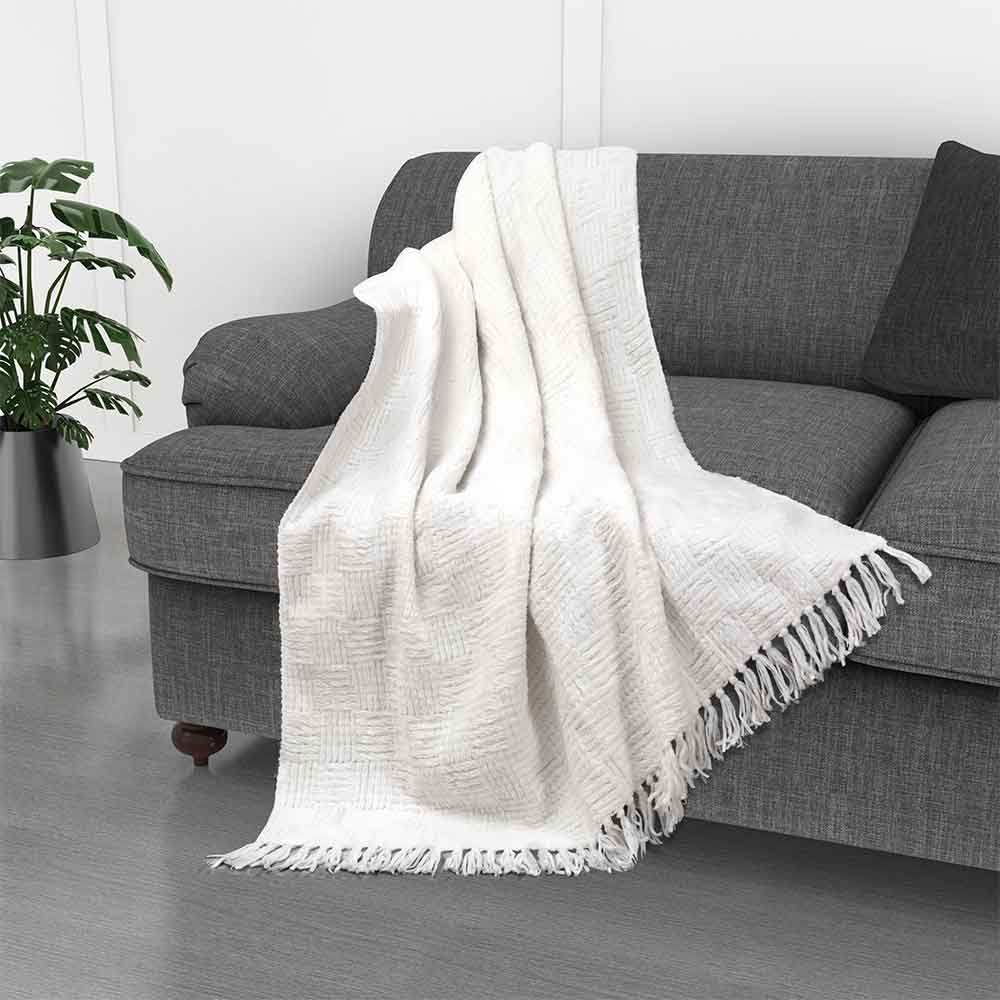 Kathy Ireland Oversized Chenille Fringed Basket Throw: Blush / Chenile / 50” X 70”