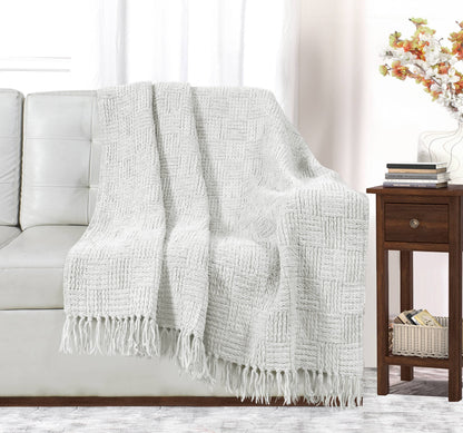 Kathy Ireland Oversized Chenille Fringed Basket Throw: Blush / Chenile / 50” X 70”
