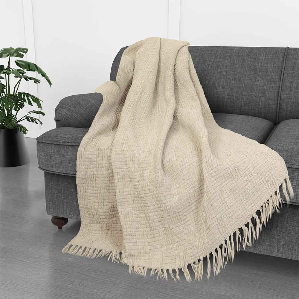 Kathy Ireland Oversized Chenille Fringed Basket Throw: Ivory / Chenile / 50” X 70”
