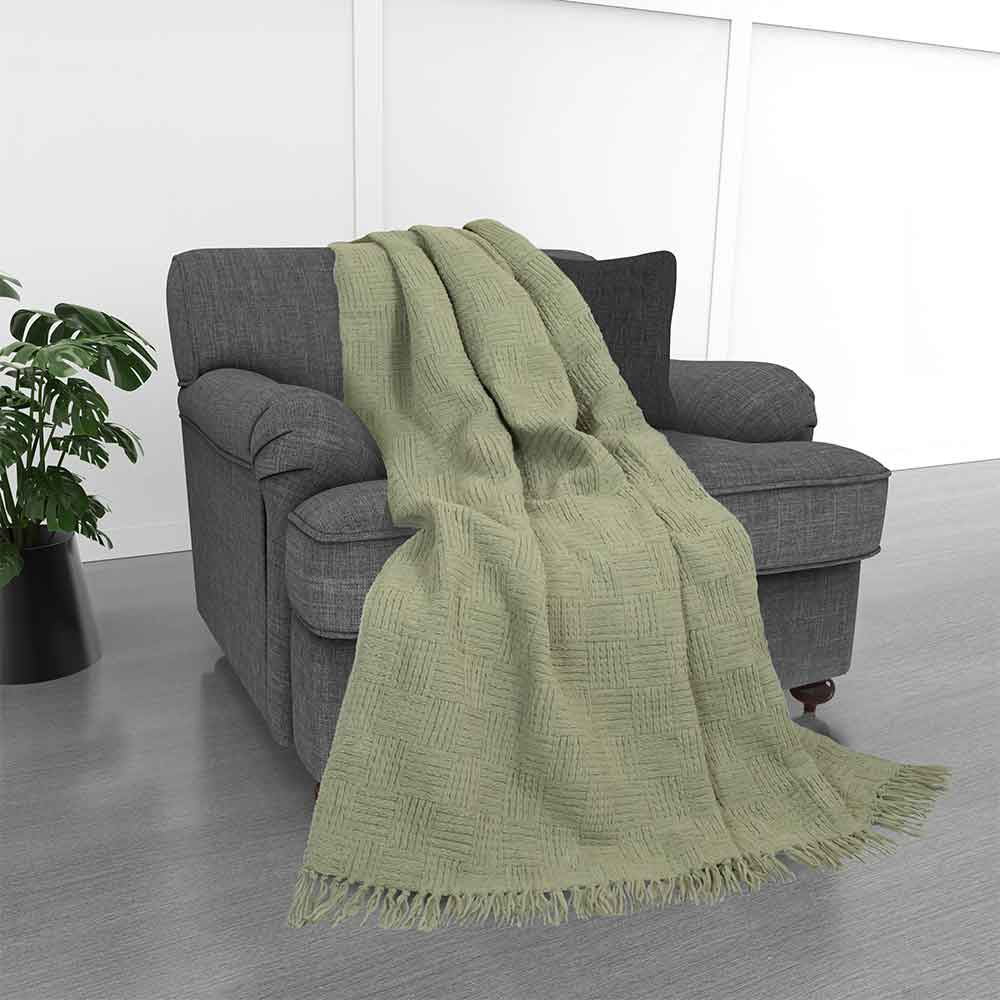 Kathy Ireland Oversized Chenille Fringed Basket Throw: Ivory / Chenile / 50” X 70”